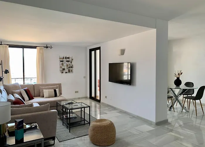 Aparthotel Benabola & Marbella