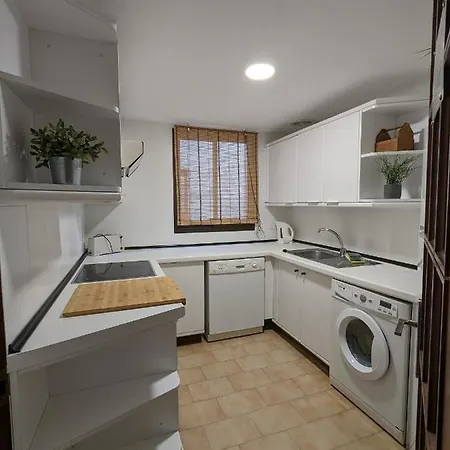 Ξενοδοχείο με διαμερίσματα Benabola & Μαρμπέλλα