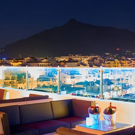 Aparthotel Benabola &