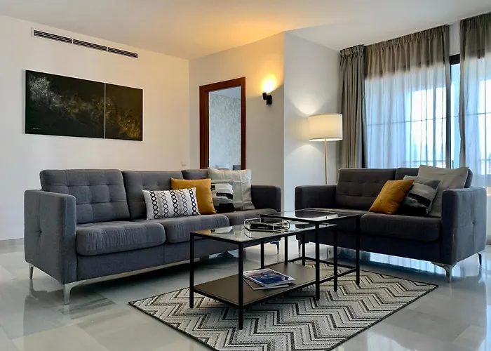 Benabola & Apartmanhotel 4*
