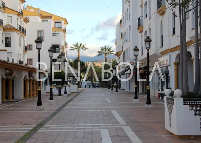 Benabola & Apartmanhotel 4*