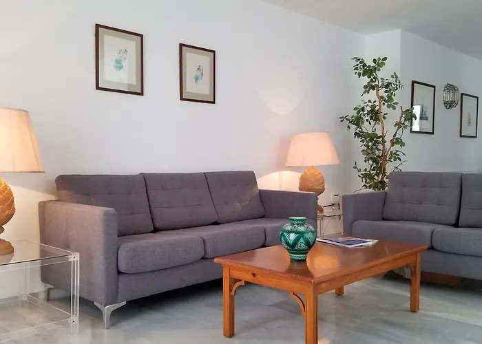 Benabola & Apartmanhotel 4*