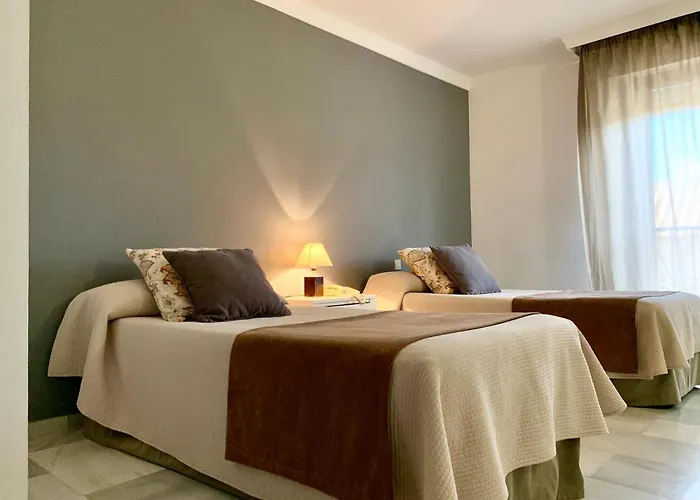 Benabola & Апарт-отель 4*
